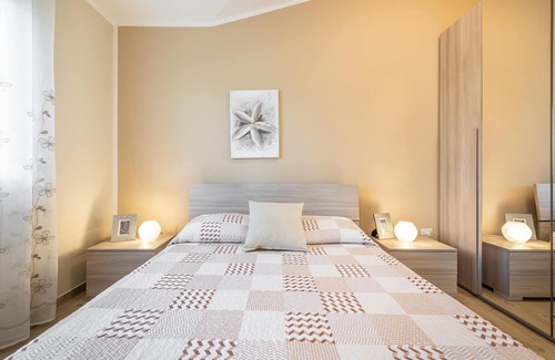 Carbonia Villa | Villa Patrizia with Private Garden, Wi-Fi & A/C