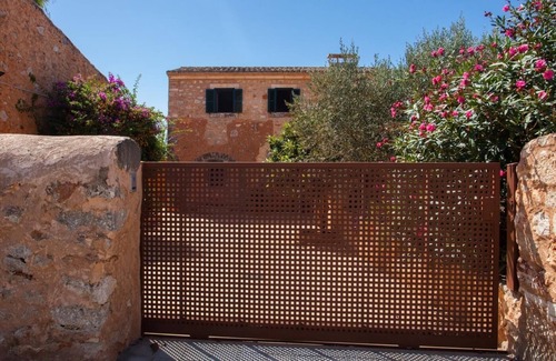 Es Llombards Cottage | Villa Paula. Renovated and Traditional Majorca House