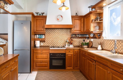 Alinda Villa | Villa 'Peristeri' with Sea View, Wi-Fi and Air Conditioning