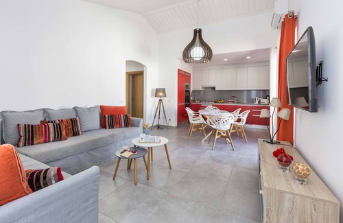 Areias de Sao Joao Villa | Villa 'Petala' with Private Pool, Wi-Fi and Air Conditioning