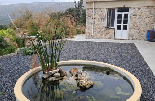 Knosos Villa | Villa Phyllia, a property with history - fifteen minutes from Iraklion airport.