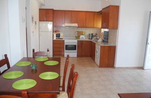 Plaka Villa | Villa Pindarakis - level walk to beach and tavernas, two pools, mountain views