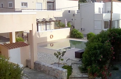 Plaka Villa | Villa Pindarakis - level walk to beach and tavernas, two pools, mountain views