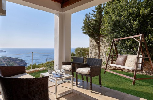 Drosia Villa | Villa Pitho - Only 600m from the beach