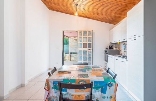 Fanusa Villa | Villa 'Plemmirium Ondosum' with Private Terrace, Wi-Fi and Air Conditioning