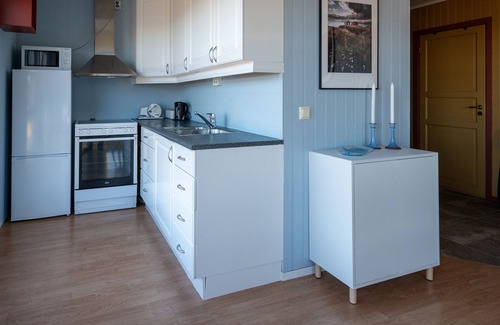 Leka House | Villa Polarlys - Holiday home by the sea on the geological island of Leka