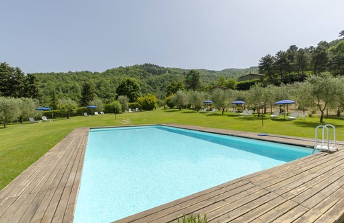 Londa House | Villa + pool near Florence. La Casaccia . Sleeps 6+ 1 baby. Peace and views