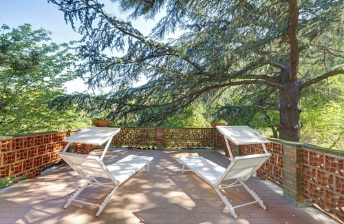 Savona Villa | Villa "Pratolina" with Private Terrace, Balcony & Wi-Fi