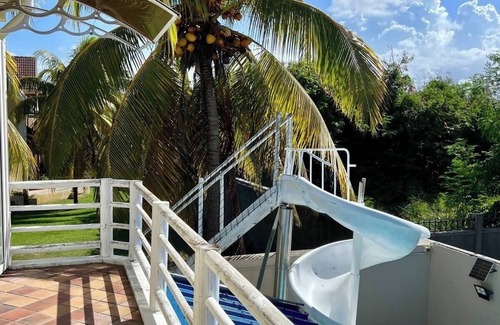 Grand Gaube House | Villa privé au nord de l'île avec piscine et toboggan