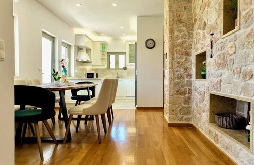 Nea Tirintha Villa | Villa & private pool nestled in beautiful olive grove min from OldTown Nafplio!