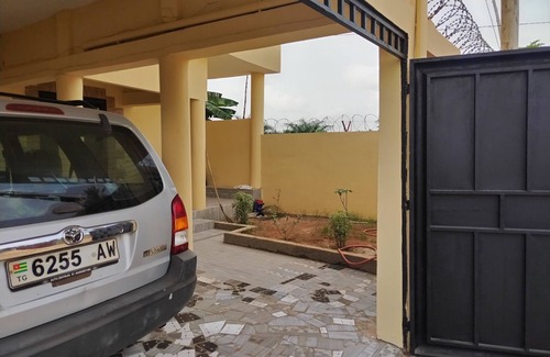 Lome Villa | Villa Privee Avec Garage Prive Tout Climatisee. Véhicule à Disposition