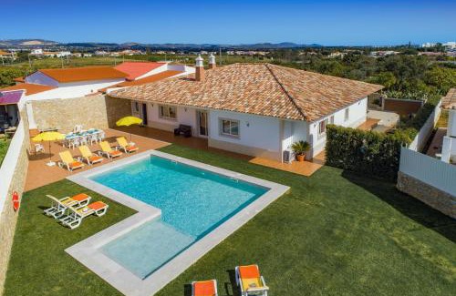 Vale de Carro Villa | Villa Quinta dos Abacates by Villa Plus