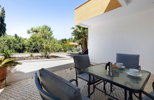 Mafra Villa | Villa "Quinta Vitae" with Garden, Terrace, Balcony & Wi-Fi