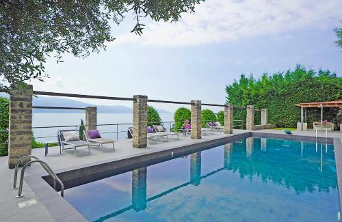Gargnano Villa | Villa Rachele: stunning luxury villa in centre Gargnano with private pool and breathtaking views