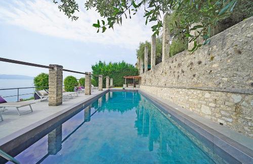 Gargnano Villa | Villa Rachele: stunning luxury villa in centre Gargnano with private pool and breathtaking views