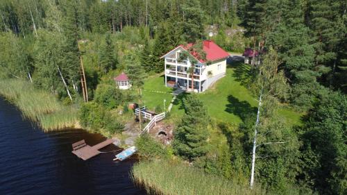 Parikkala Villa | Villa Rantakallio with jacuzzi