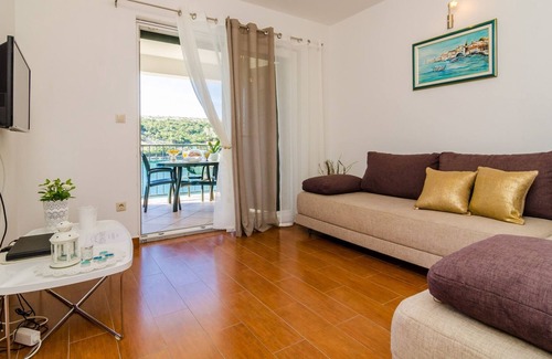Duboka Apartment | Villa Regina Maris apartment A2, 6 persons private beach, double terrace