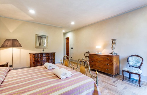 Santo Stefano di Magra Villa | Villa 'Relais Ponzano' near Cinque Terre with Sea view, Infinity Pool & Wi-Fi