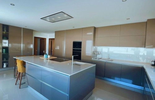 Torreira Villa | Villa 'Ria Lounge House' with Private Terrace, Balcony and Wi-Fi