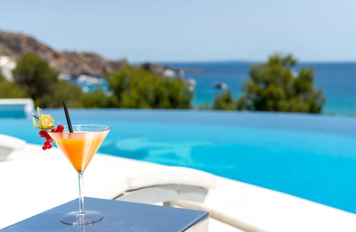 Sant Josep de sa Talaia Villa | Villa Rica Beach, Cala Jondal Bay with staff