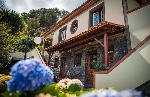 Porto da Cruz Villa | Villa Ricardo - A luxury villa with HEATED POOL and magnificent SEA VIEWS!