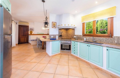 Portocolom Villa | Villa 'Rico' with Mountain View, Pool & Wi-Fi