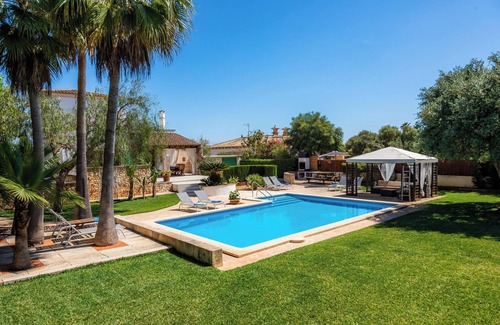 Portocolom Villa | Villa 'Rico' with Mountain View, Pool & Wi-Fi