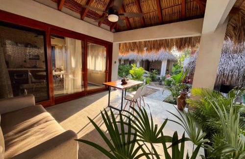 Saladita Villa | Villa Rincón del surf, 50m spot surf, AC, Starlink, Alberca, Terraza, La Saladita