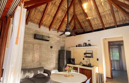 Saladita Villa | Villa Rincón del surf, 50m spot surf, AC, Starlink, Alberca, Terraza, La Saladita