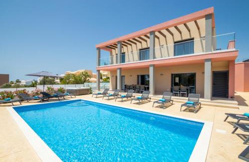 Armacao de Pera Villa | Villa Riviera by Algarve Vacation