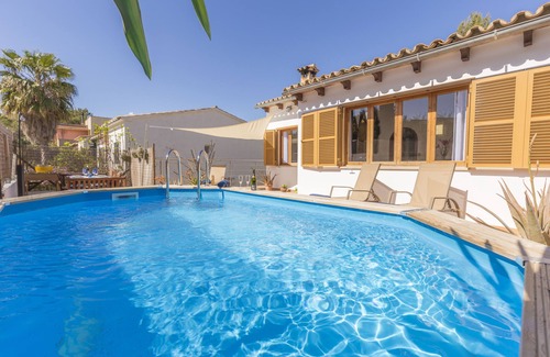 Urbanizacion Mont Ferrutx Ski Chalet | Villa Rosers, a comfortable and cozy property, located near the sea.