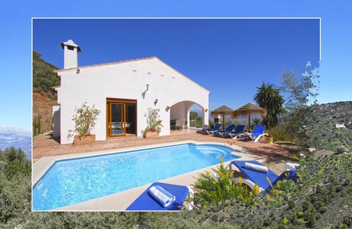 Comares Villa | Villa Roble, 8 Pers, Heated Pool, Wifi, BBQ, Petfriendly, magnific view