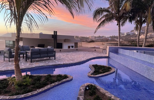 El Pescadero Villa | "Villa Rocas" Beachfront Luxury Villa
