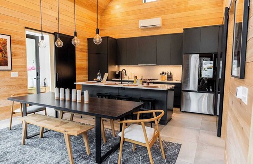 Logan Villa | Villa Rock at Hugga In the Hills -Sleeps 6