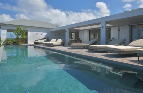 Terre Neuve Villa | Villa Romance in Flamands by Personal Villas - Amazing Ocean Views, Modern Style