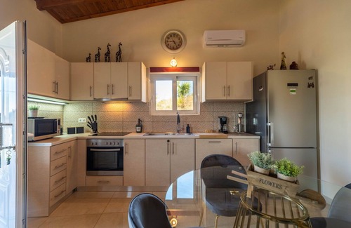 Mathes Villa | Villa Rose - Villa 1,5 km from the sea in Crete
