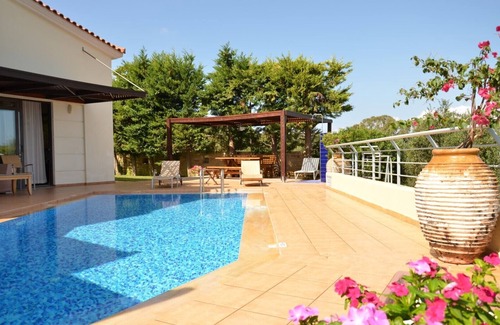 Mothiana Villa | Villa Rotunda A with private swimming pool,near Kolympari beach