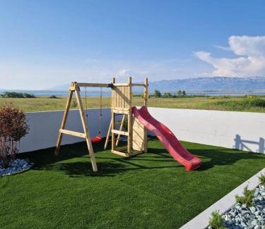 Nin Villa | Villa Royal Sands