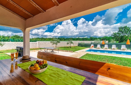 Vosteni Villa | Villa Roza with private pool and 6 bedrooms near Poreč