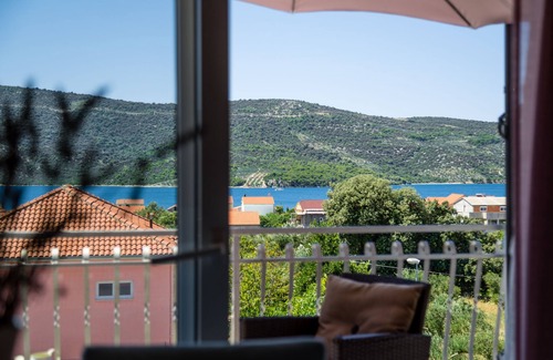 Poljica Apartment | Villa S&B Matijas, Apartment A6 with swimming pool