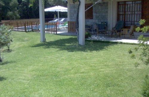 Nidri Apartment | Villa s groundfloorapartment with 60 qm private swimming pool.