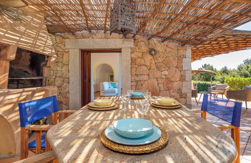 San Teodoro Villa | Villa "Sa Villa Cala Ginepro" with Sea View, Garden & Wi-Fi