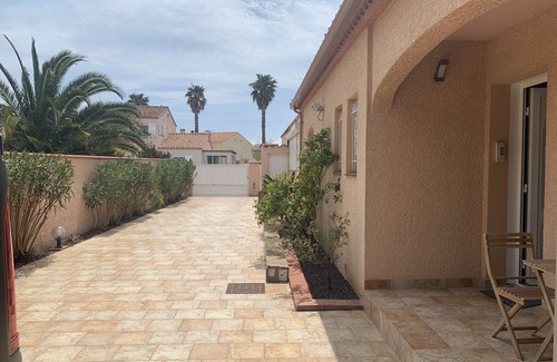 Saint-Cyprien Plage Villa | Villa Saint Cyprien plage, 12 to 13 people, with swimming pool and garden, 5min from all amenities