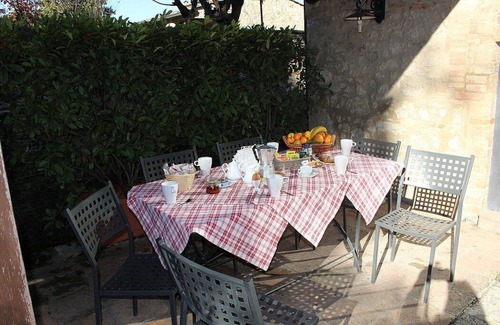 Colle di Val d'Elsa House | Villa Saveria A: A characteristic cottage surrounded by the greenery.
