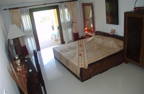 Ban Sakhu Villa | villa sawadee with swiming pool in tropical garden