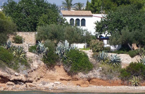 L'Ampolla Villa | VILLA SCILLA, waterfront property with stunning sea views