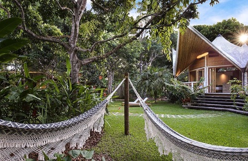 Porto Seguro House | VILLA SE7E - WOOD AND BAMBOO HOUSE- A romantic charming house hidden in nature.