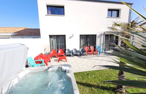 Vendee House | Villa Seaside- Jaccuzzi BEACH 200 m walk !