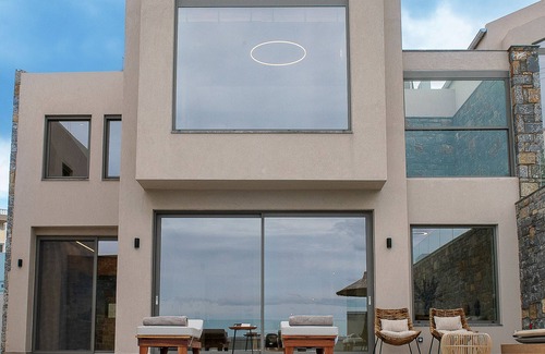 Nea Alikarnassos Villa | Villa Sea is the taste of the good life.