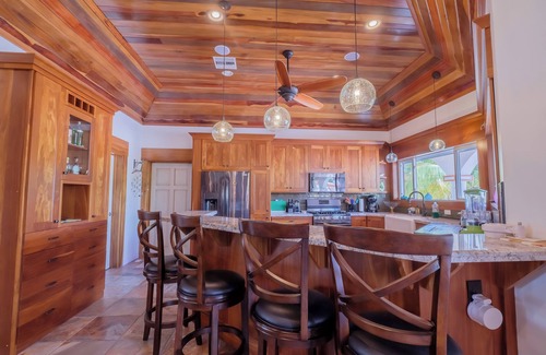 San Pedro Villa | Villa Serenity